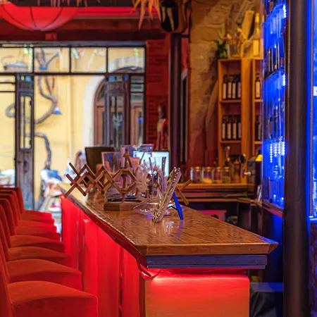 Avli Lounge Hotell 4*