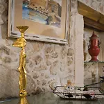 Avli Lounge 4*