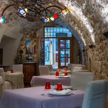 Avli Lounge Hotel