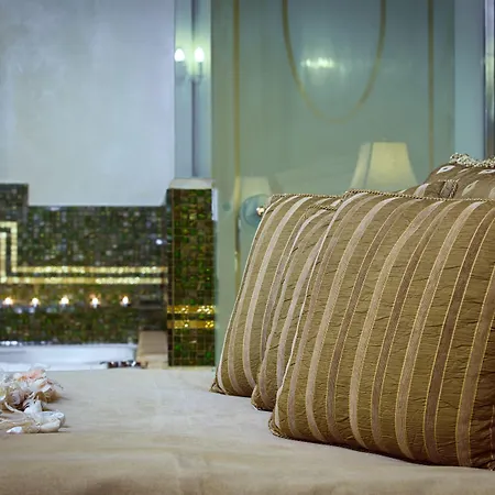 Avli Lounge 5*