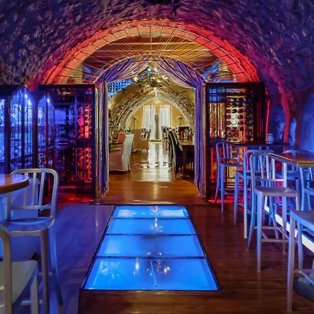 Avli Lounge 5*