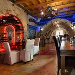 Avli Lounge 4*